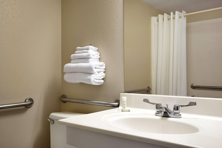 Bathroom 4, Super 8 by Wyndham Carbondale, Jackson