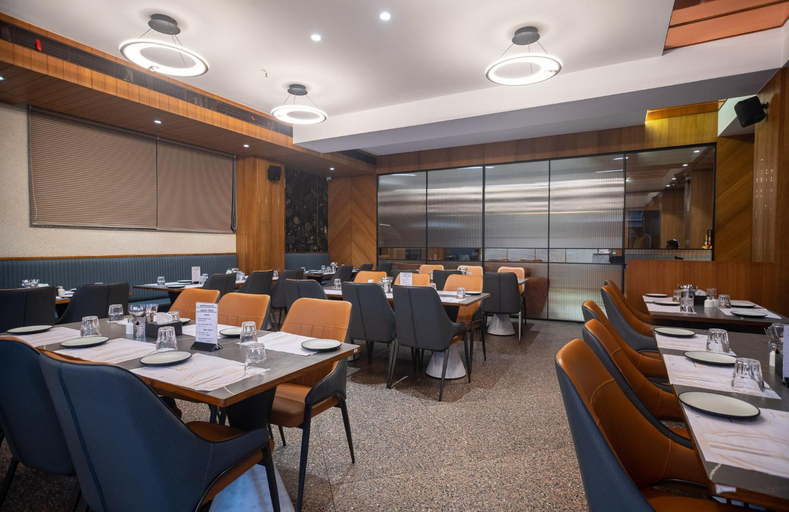 Food & Drinks 3, Hotel Sapphire 26, Surat