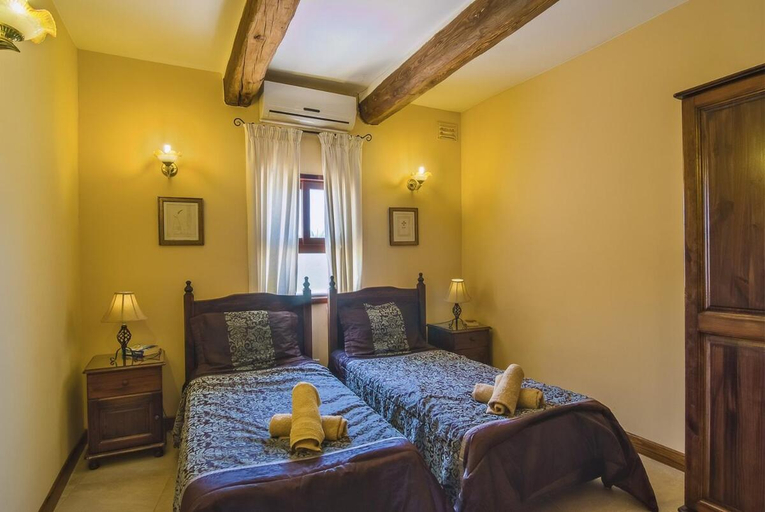 Bedroom 3, Villa Sky