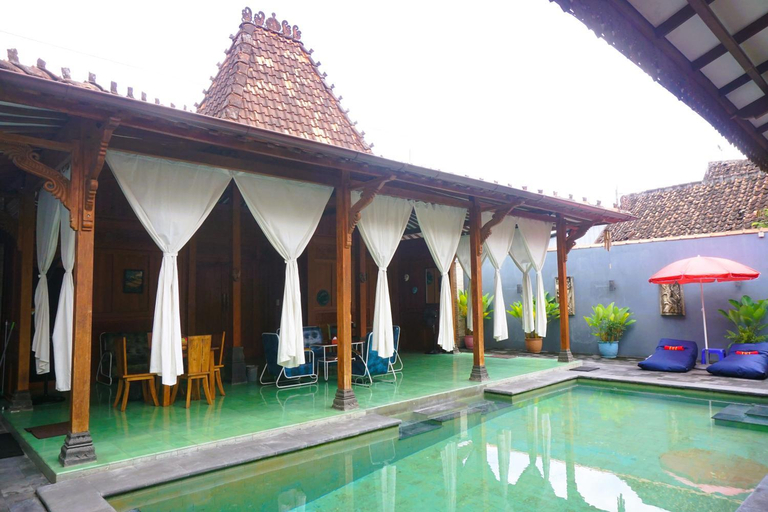 Sport & Beauty 3, Villa Joglo Kawung - City Centre Paradise with Pool, Yogyakarta