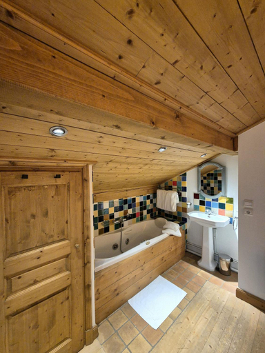 Others 4, Chalet Moorea , Savoie