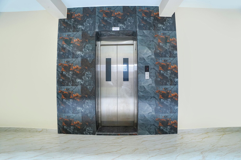 Elevator 3, Fabhotel Royal Residency - Omr, Kancheepuram