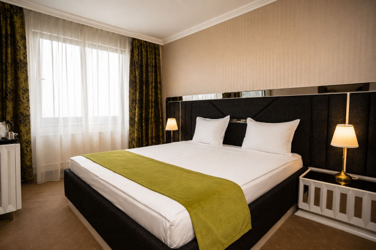 Bedroom 3, Astoria Grand Hotel, Stolichna