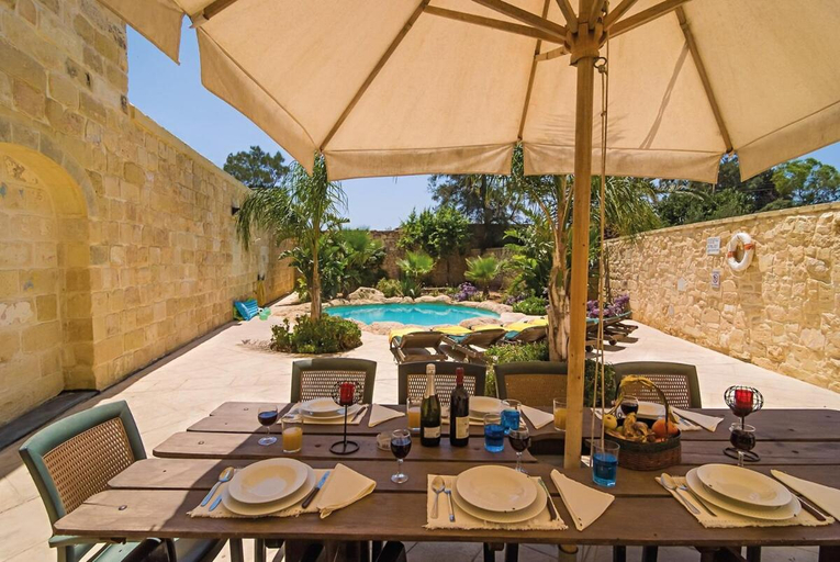 Food & Drinks, Villa Sky