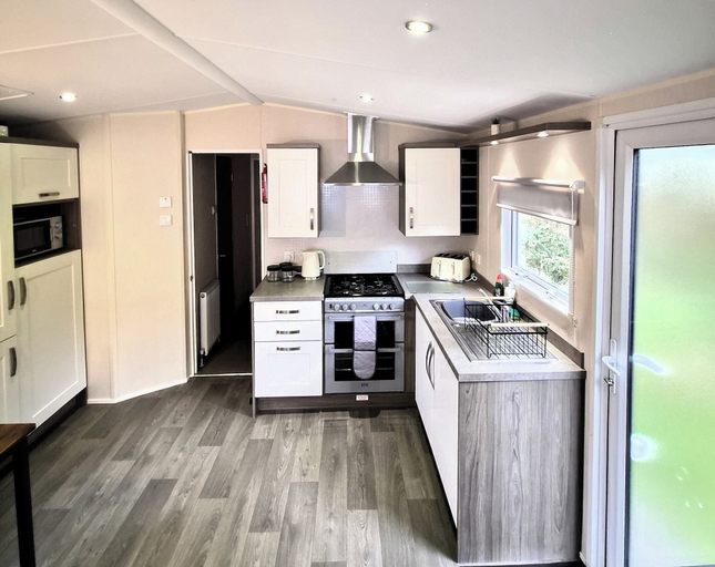 Private kitchen, Homely Caravan in Skegness - Sleeps 6, Lincolnshire