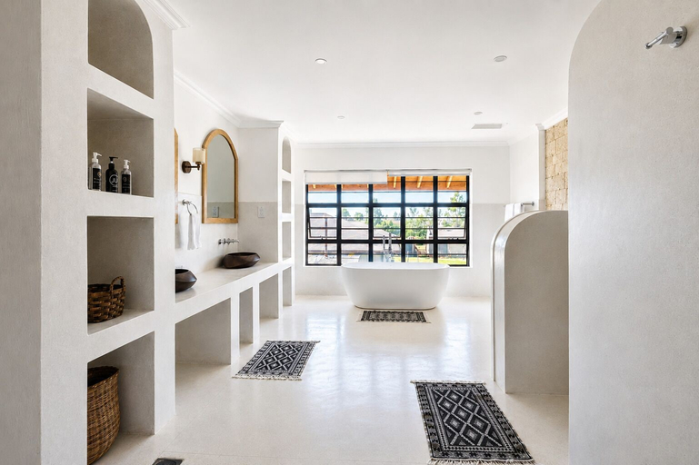 Bathroom, 3 BEDROOM FAMILY SUITE, Kieni