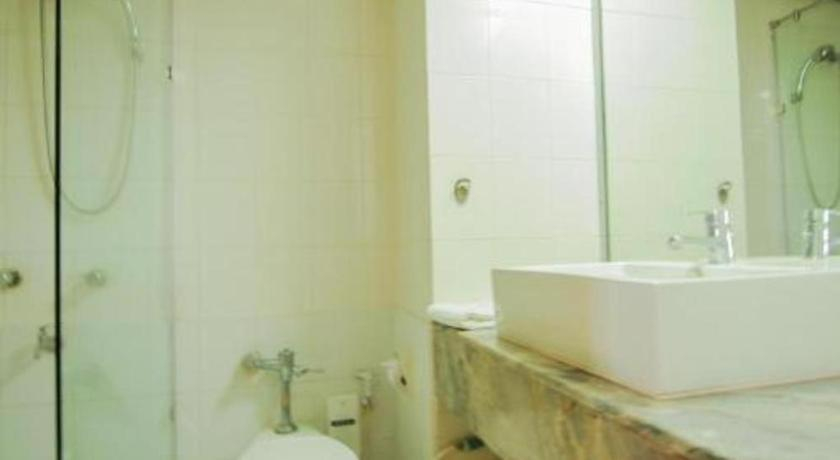 Bathroom 5, Haad Kaew Resort Songkhla, Singha Nakhon