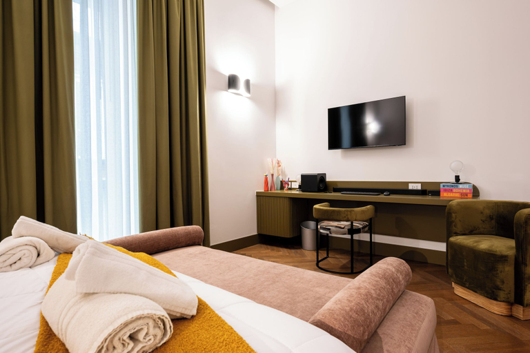 Room 2, Via Port'Alba 19, Napoli