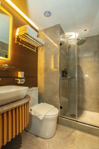 Bathroom 5, EGI Resort and Hotel, Lapu-Lapu City