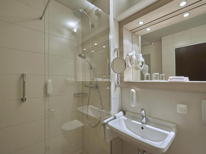 Bathroom 3, H+ HOTEL BAD SODEN, Main-Taunus-Kreis