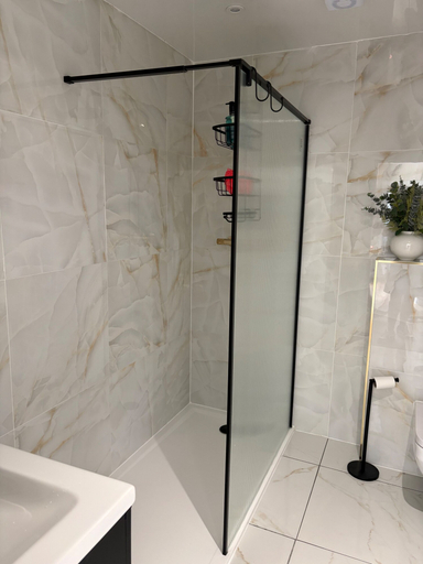 Bathroom 2, 2-bed - Edinburgh City - Pet Friendly, Edinburgh