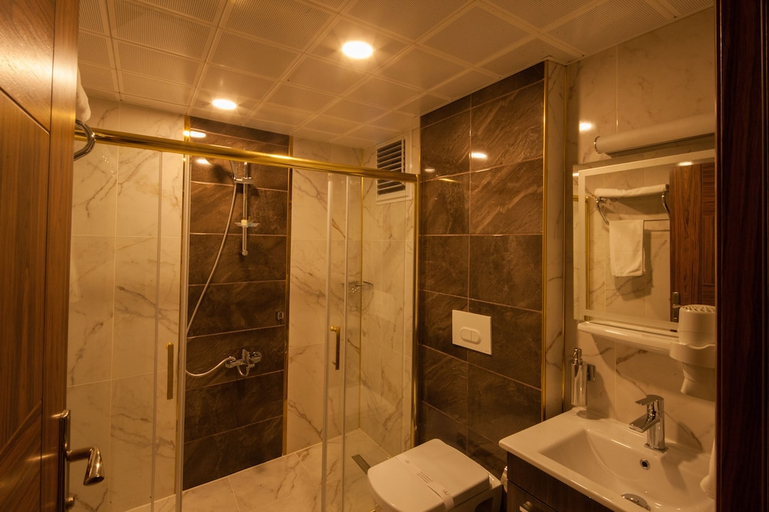 Bathroom 5, Armin Hotel, Merkez
