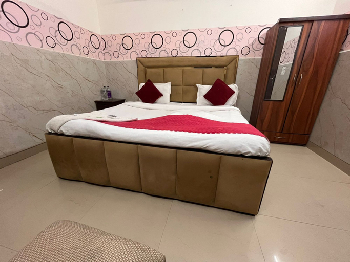 Room 3, Smart Stay Malviya Nagar, Delhi