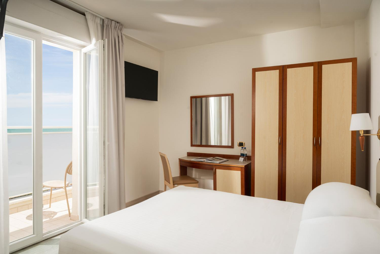 Bedroom 3, Hotel Bikini, Rimini