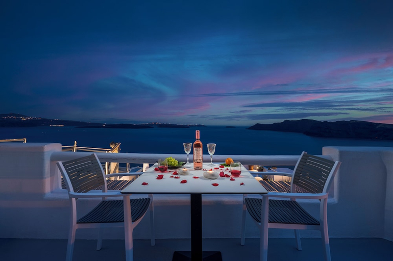 Food & Drinks, Diamond Luxury Suites, South Aegean