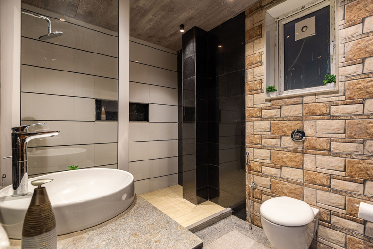 Bathroom 4, Coastal Cliff, Pune