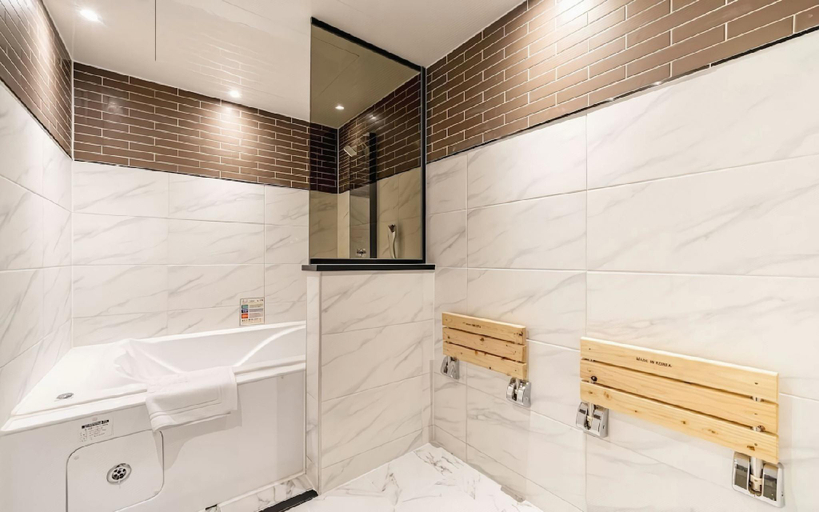 Bathroom 5, Busan Songjeong Brooks Hotel, Haeundae