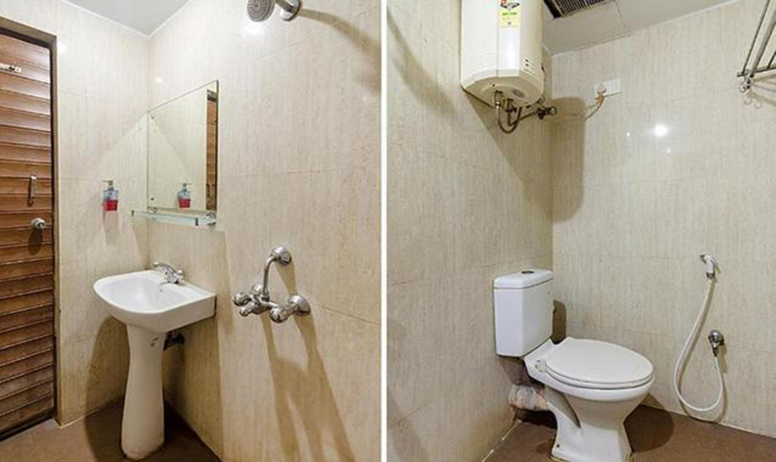 Bathroom 4, FabHotel Raj Darbar, North 24 Parganas