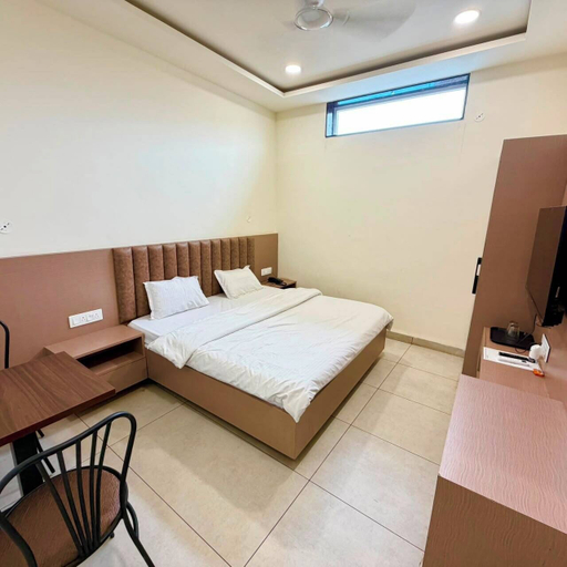Room 5, Hotel City Palace, Sagar