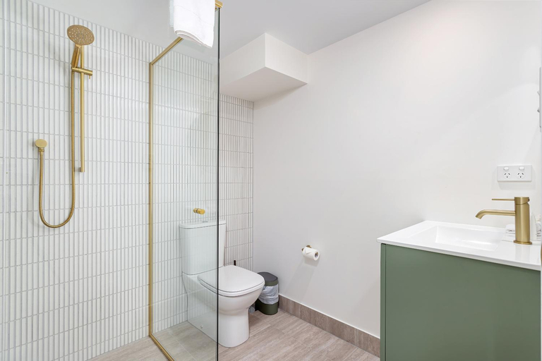 Bathroom 3, Miami Motel, Gold Coast