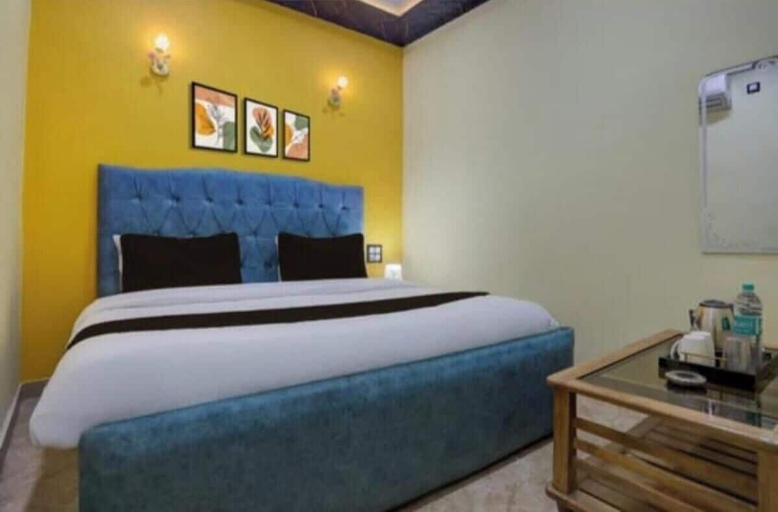 Room 2, GK Place, Varanasi