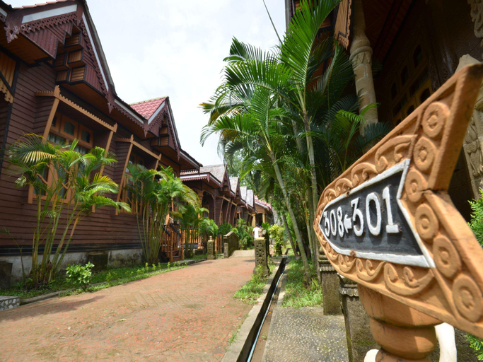 Exterior view 2, Shwe Thazin Hotel Mrauk U, Sittwe
