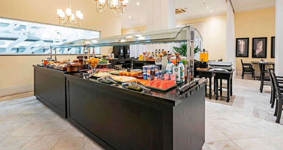 Food & Drinks 5, Manhattan On Floor, Curitiba
