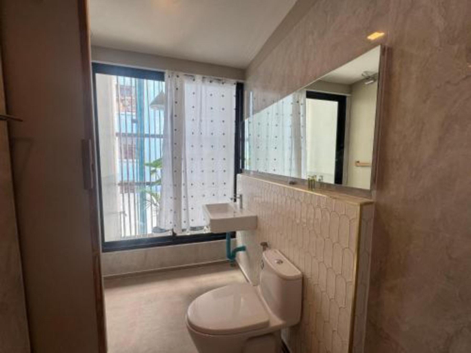 Bathroom, The Elegant Bangna Suvarnabhumi, Bang Phli