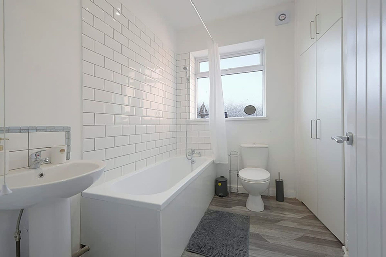 Bathroom 5, Modern Apartment Near Blyth Coast Sleeps 5, Northumberland