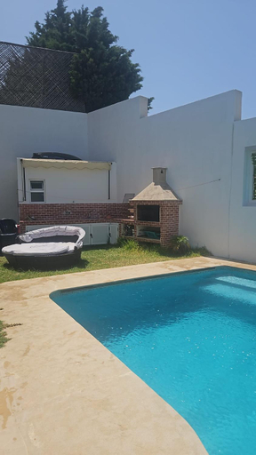 Sport & Beauty 2, Exclusive luxury villa private pool avec trois chambres deux salons and garden vu sur mer mnar, Fahs Anjra