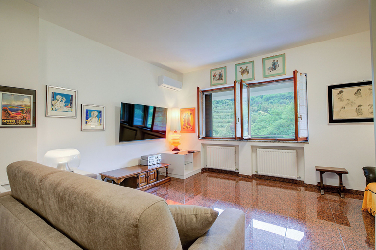 Living area 2, Il Paradiso e Qui! Nel Silenzio col Mare a due Passi, Genova