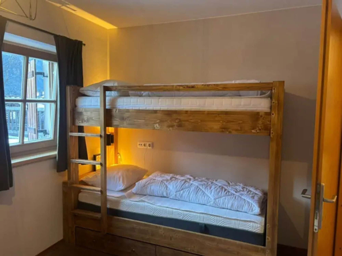 Bedroom 4, Schoneben Alpine Holiday Home, Zell am See
