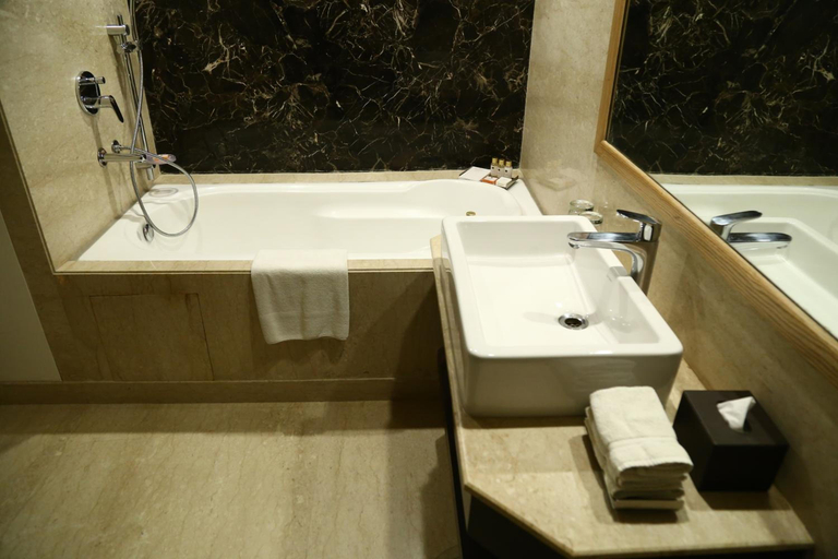 Bathroom 5, Country Inn & Suites by Radisson, Bhiwadi, Alwar