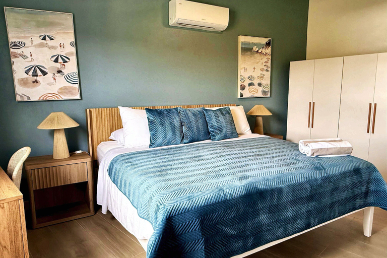 Room 5, Lantana Sea La Vie - by Zenbreak