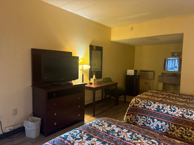 Bedroom 2, DIAMOND INN & SUITES, Richmond