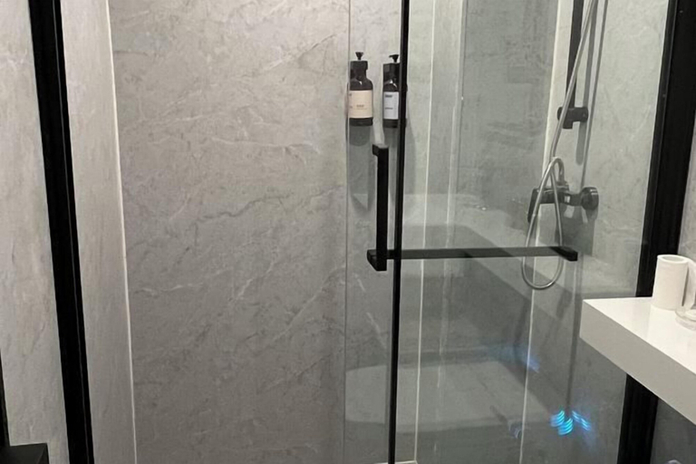 Bathroom 3, Hongtu Business Hotel, Qiandongnan Miao and Dong
