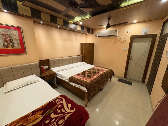 Room 2, Riverside Residency, Varanasi