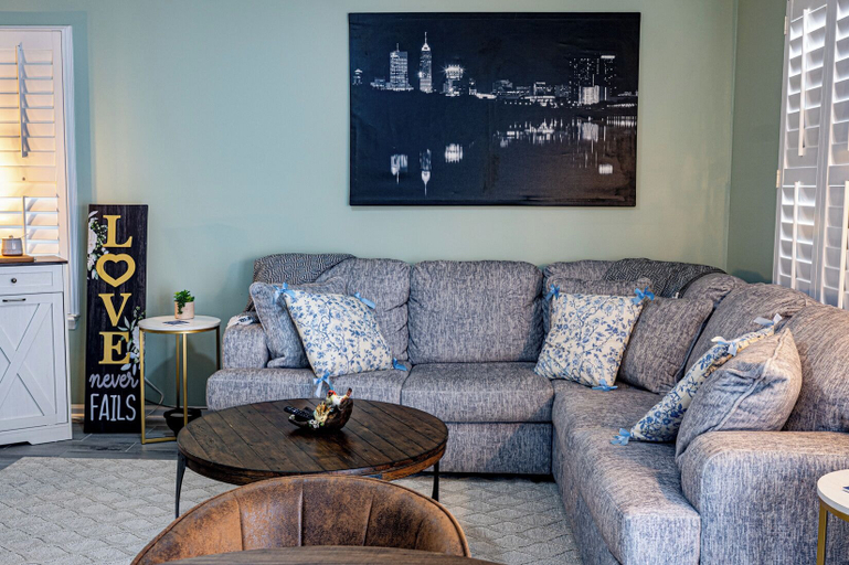 Living area 3, Eagle Creek, Indianapolis