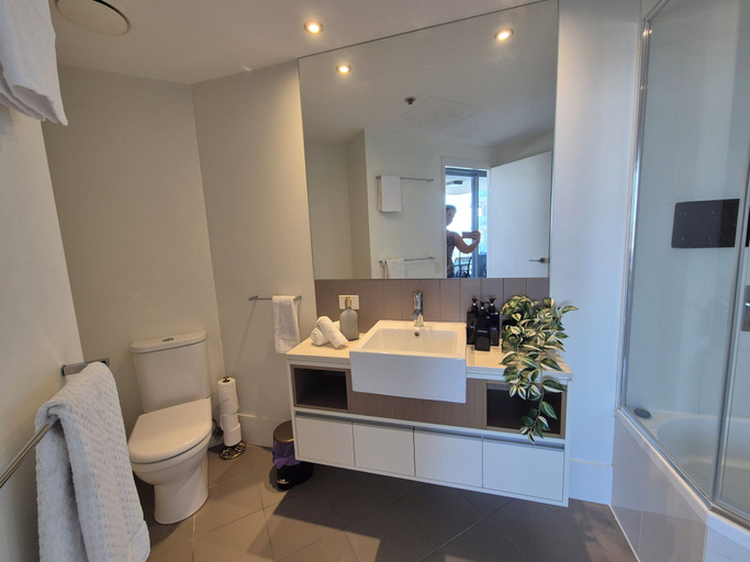 Bathroom 3, The Gilded Gallery I Art-Inspired Luxe, Brisbane