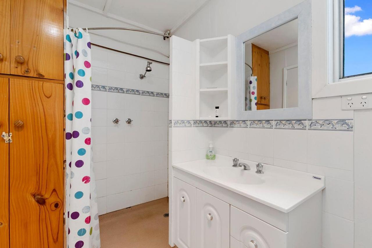 Bathroom 3, Surf Reef, Colac-Otway - South