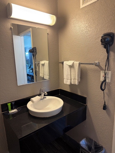 Bathroom 3, Comfy Stay in Ely by BestAcco, White Pine