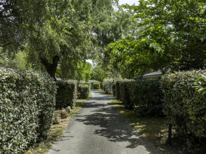 Garden 2, Coastal Family Cottage for Six, Charente-Maritime