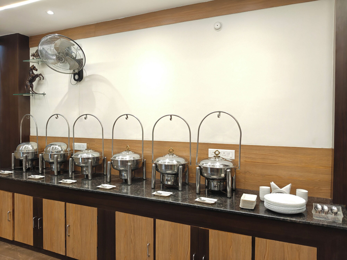 Food & Drinks, Royal Rooms and Banquet, Lucknow