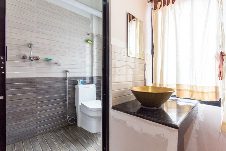 Bathroom, Team Yala Inn, Bagmati