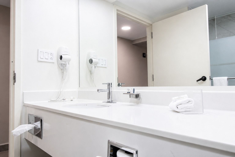 Bathroom 4, Wyndham Garden Monterrey Norte, San Nicolás de los Garza