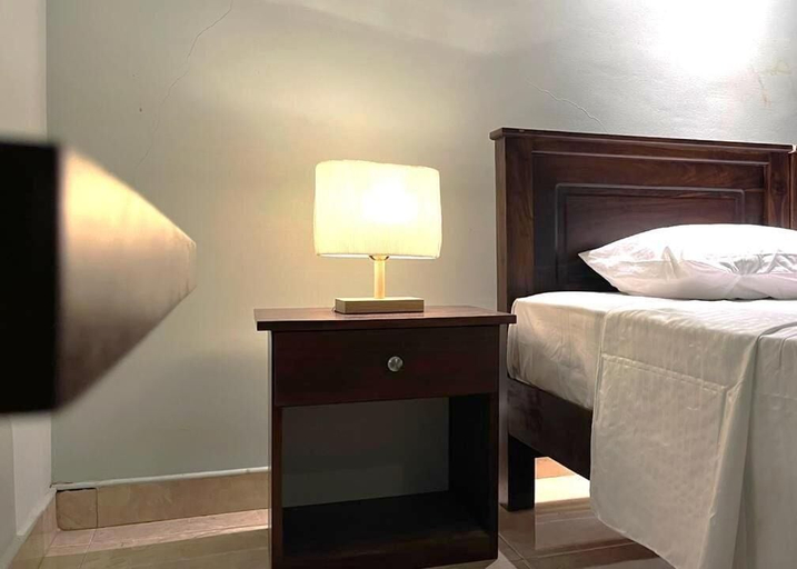Room 5, Elegance Cottage Airport Stay, Katana