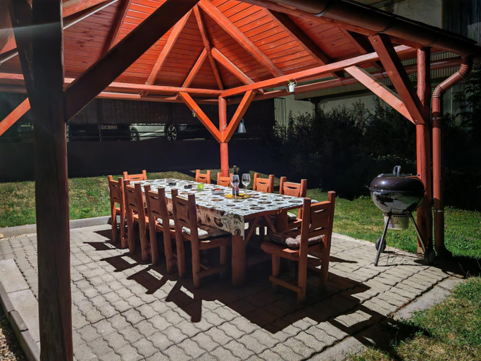 Food & Drinks 4, Katalin Apartmanhaz, Miskolci