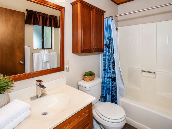 Bathroom, Cedar Pines, San Bernardino