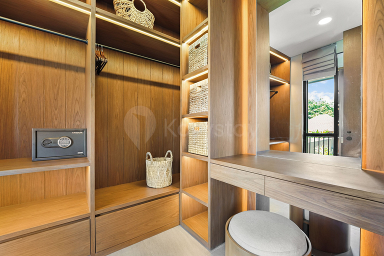 Wardrobe, Arcasena Villa by Kozystay - Jimbaran, Badung