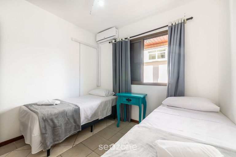 Room 2, Beautiful Apartment Right on the Sand Ilh0107, Florianopolis